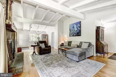 Living - 3915 Longmoor Cir, Phoenix, MD 21131 photo 1 of 3
