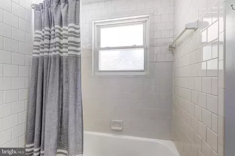 Bath - 3915 Longmoor Cir, Phoenix, MD 21131 photo 4 of 5