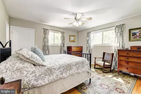 Bedroom - 3915 Longmoor Cir, Phoenix, MD 21131 photo 3 of 10