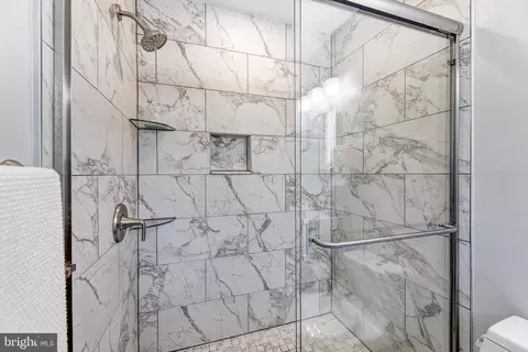 Bath - 3915 Longmoor Cir, Phoenix, MD 21131 photo 2 of 5