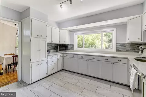 Kitchen - 3915 Longmoor Cir, Phoenix, MD 21131 photo 1 of 5