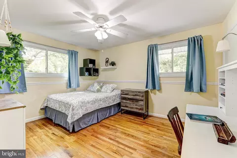 Bedroom - 3915 Longmoor Cir, Phoenix, MD 21131 photo 5 of 10