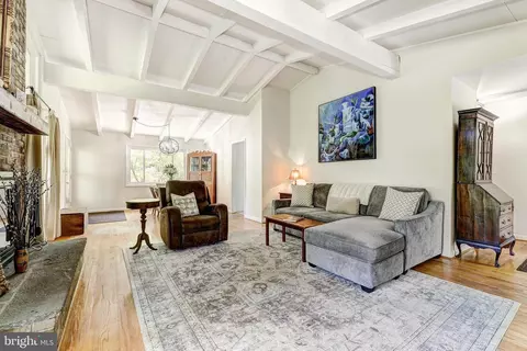 Living - 3915 Longmoor Cir, Phoenix, MD 21131 photo 3 of 3