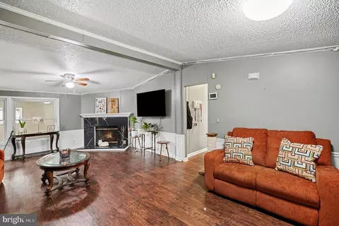 2 Raspberry Ct, Middle River, MD 21220 photo 6