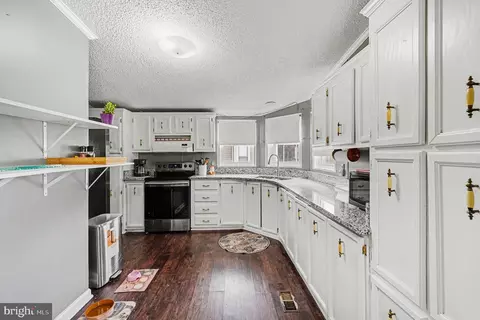 2 Raspberry Ct, Middle River, MD 21220 photo 2