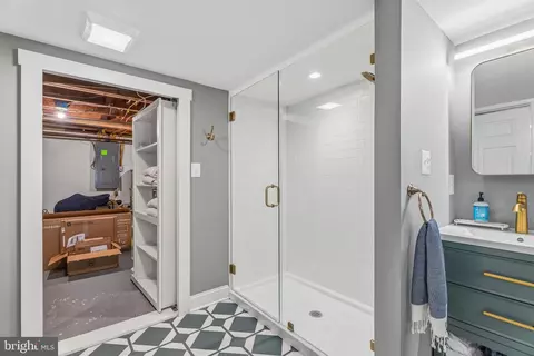 Bath - 660 Regester Ave, Baltimore, MD 21212 photo 5 of 5