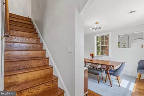 Entry Way - 660 Regester Ave, Baltimore, MD 21212 photo 4 of 7