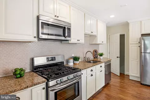 Kitchen - 128 Stanmore Rd, Baltimore, MD 21212 photo 3 of 4