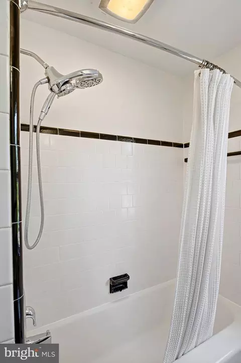 Bath - 128 Stanmore Rd, Baltimore, MD 21212 photo 3 of 5