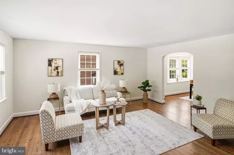 Living - 128 Stanmore Rd, Baltimore, MD 21212 photo 2 of 3