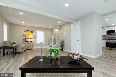 Entry Way - 2407 Hammonds Ferry Rd, Halethorpe, MD 21227 photo 5 of 11