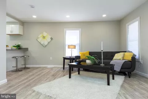 Living - 2407 Hammonds Ferry Rd, Halethorpe, MD 21227 photo 4 of 5