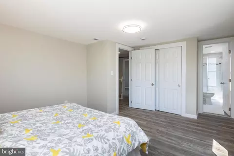 Bedroom - 2407 Hammonds Ferry Rd, Halethorpe, MD 21227 photo 3 of 10