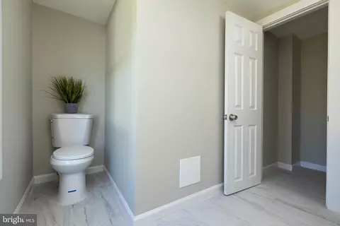 Entry Way - 2407 Hammonds Ferry Rd, Halethorpe, MD 21227 photo 10 of 11