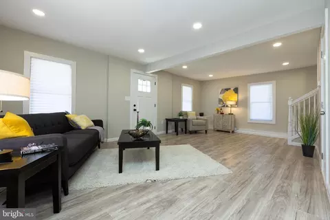 Living - 2407 Hammonds Ferry Rd, Halethorpe, MD 21227 photo 3 of 5