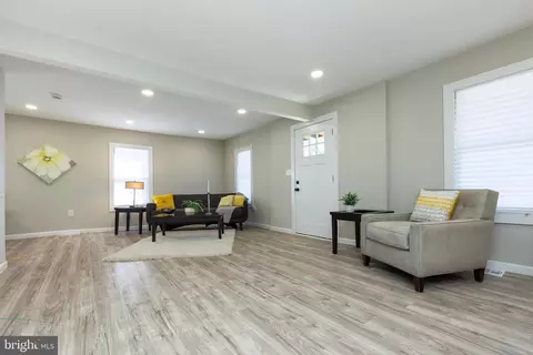 Living - 2407 Hammonds Ferry Rd, Halethorpe, MD 21227 photo 5 of 5