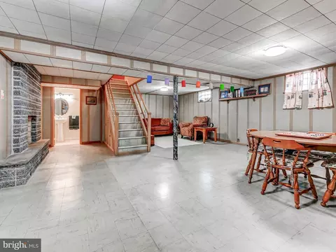 Living - 8416 Avery Rd, Rosedale, MD 21237 photo 3 of 3