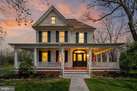 2 Waugh Ave, Reisterstown, MD 21136