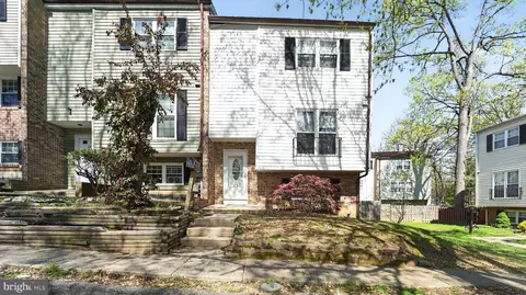 26 Maple Hollow Ct, Parkville, MD 21234