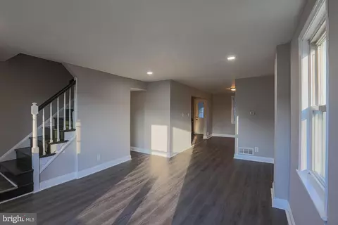 Entry Way - 7853 Saint Gregory Dr, Dundalk, MD 21222 photo 2 of 9