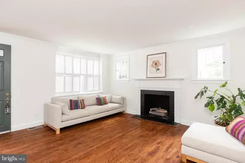 Living - 710 Regester Ave, Baltimore, MD 21212 photo 3 of 5
