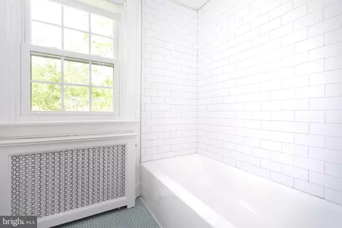Bath - 710 Regester Ave, Baltimore, MD 21212 photo 2 of 5
