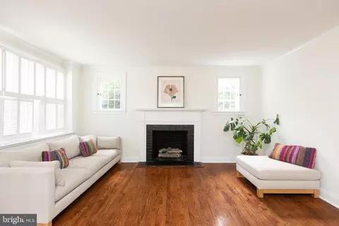 Living - 710 Regester Ave, Baltimore, MD 21212 photo 2 of 5