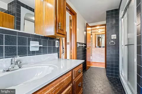 Bath - 5030 Silver Spring Rd, Perry Hall, MD 21128 photo 3 of 7