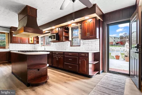 Kitchen - 5030 Silver Spring Rd, Perry Hall, MD 21128 photo 5 of 8