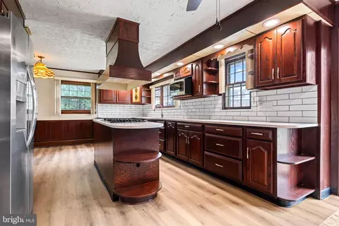 Kitchen - 5030 Silver Spring Rd, Perry Hall, MD 21128 photo 6 of 8
