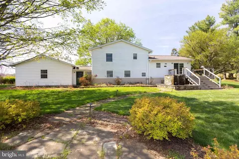 Exterior - 17605 Grace Rd, Hampstead, MD 21074 photo 5 of 8