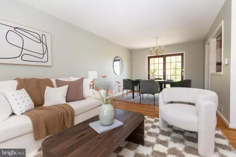 Living - 17605 Grace Rd, Hampstead, MD 21074 photo 4 of 6