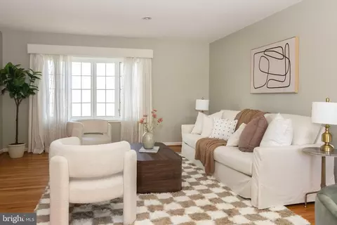 Living - 17605 Grace Rd, Hampstead, MD 21074 photo 2 of 6
