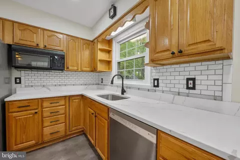 Kitchen - 14009 Blenheim Rd N, Phoenix, MD 21131 photo 4 of 6