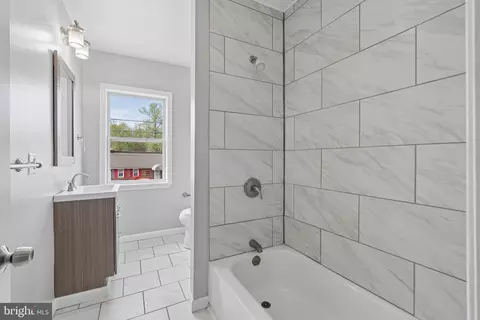 Bath - 12437 Eastern Ave, Middle River, MD 21220 photo 2 of 3