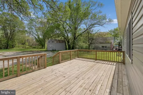 Exterior - 12437 Eastern Ave, Middle River, MD 21220 photo 4 of 6