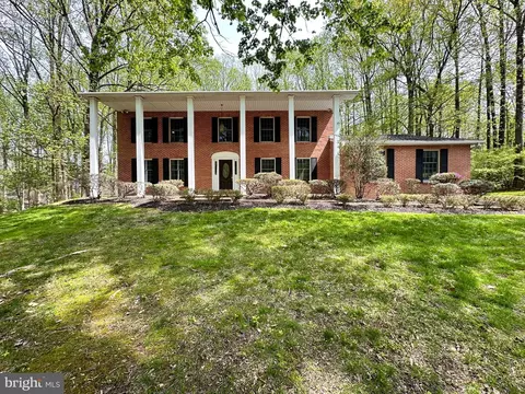13 Constantine Dr, Phoenix, MD 21131