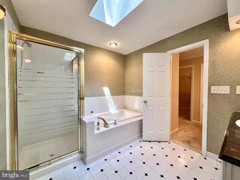 Bath - 13 Constantine Dr, Phoenix, MD 21131 photo 3 of 6