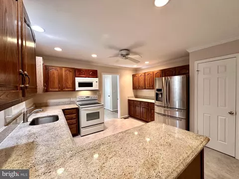 Kitchen - 13 Constantine Dr, Phoenix, MD 21131 photo 3 of 5