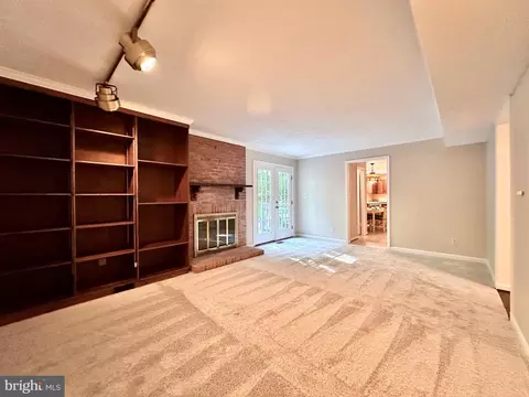Living - 13 Constantine Dr, Phoenix, MD 21131 photo 3 of 4