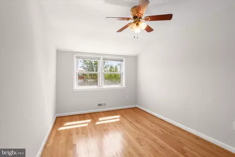 Bedroom - 1111 Linden Ave, Halethorpe, MD 21227 photo 5 of 7