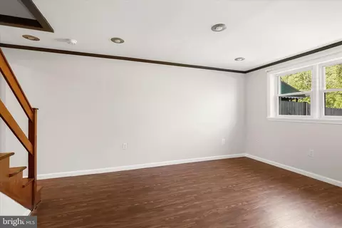 Living - 1111 Linden Ave, Halethorpe, MD 21227 photo 5 of 6