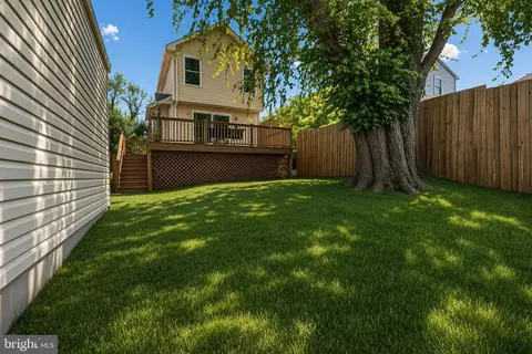 Exterior - 1406 Walnut Ave, Baltimore, MD 21209 photo 7 of 10