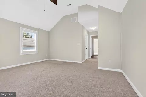 Entry Way - 1406 Walnut Ave, Baltimore, MD 21209 photo 3 of 4