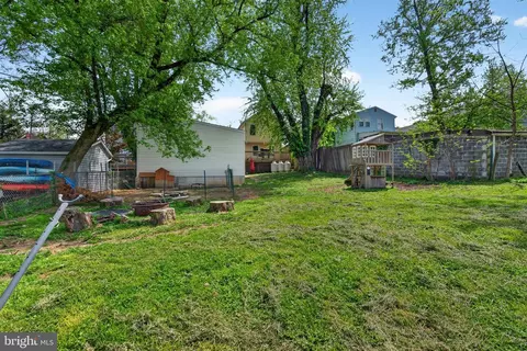 Exterior - 1406 Walnut Ave, Baltimore, MD 21209 photo 6 of 10
