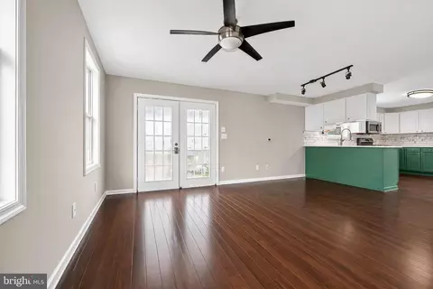 Living - 1406 Walnut Ave, Baltimore, MD 21209 photo 2 of 4