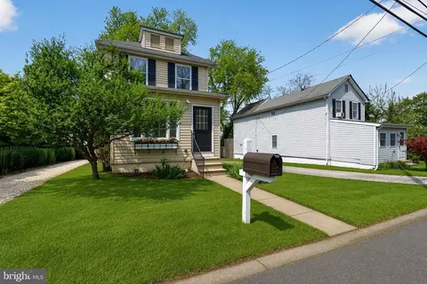 Exterior - 1406 Walnut Ave, Baltimore, MD 21209 photo 2 of 10