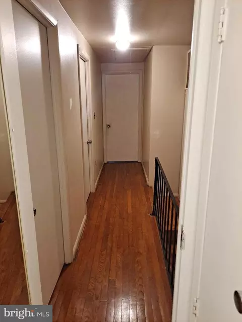Entry Way - 5663 Whitby Rd, Baltimore, MD 21206 photo 5 of 6