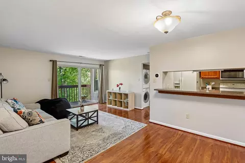 4 Banyan Wood Ct #203, Essex, MD 21221