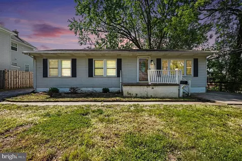 5 Lavern Ave, Halethorpe, MD 21227
